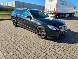 Schwarz Gebraucht 2012 Mercedes E500 AMG line Kombi | 12.799 € (Fairer Preis)