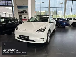 Weiß Gebraucht 2024 Tesla Model Y Long Range RWD SUV | 42.800 € (Fairer Preis)
