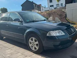 Blau Gebraucht 2004 VW Passat Basis Limousine | 1.999 € (Fairer Preis)
