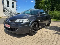 Grau Gebraucht 2008 Renault Mégane Cabriolet Avantage Cabrio | 2.950 € (Fairer Preis)