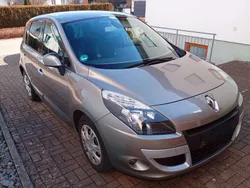 Bronze Gebraucht 2011 Renault Scénic III Dynamique Van / Kleinbus | 5.350 € (Fairer Preis)