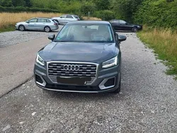 Grau Gebraucht 2017 Audi Q2 Sport SUV | 19.800 € (Etwas zu teuer)