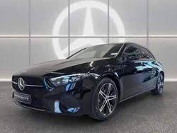 Kosmosschwarz Gebraucht 2024 Mercedes A200 Progressive Kleinwagen | 32.590 € (Fairer Preis)