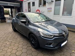 Grau Gebraucht 2017 Renault Clio IV LIMITED Limousine | 6.990 € (Guter Preis)