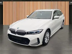 Weiß alpinweiss iii Gebraucht 2024 BMW 330 Comfort Edition Kombi | 39.980 € (Guter Preis)