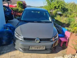 Grau Gebraucht 2018 VW Touran Trendline Van / Kleinbus | 13.600 € (Guter Preis)