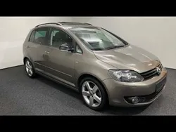 Braun Gebraucht 2012 VW Golf Plus Match Van / Kleinbus | 7.990 € (Guter Preis)