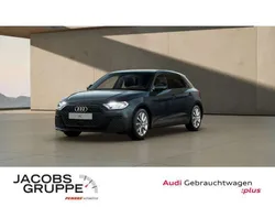 Manhattangrau metallic Gebraucht 2025 Audi A1 Sportback Basis Kleinwagen | 24.380 € (Superpreis)