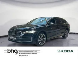 Ebony schwarz metallic Gebraucht 2024 Skoda Superb LAURIN & KLEMENT Kombi | 43.890 €