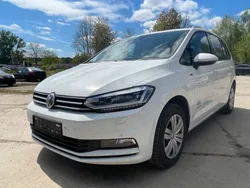 Weiß Gebraucht 2019 VW Touran Join Van / Kleinbus | 12.499 € (Fairer Preis)
