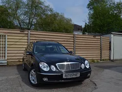 Schwarz Gebraucht 2005 Mercedes E240 Kombi | 13.980 €