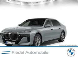 Grau Gebraucht 2024 BMW 740 M Sport Limousine | 93.990 € (Guter Preis)
