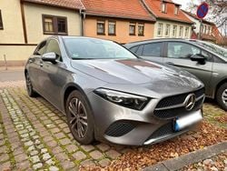 Grau Gebraucht 2023 Mercedes A200 Advanced Limousine | 25.000 € (Guter Preis)