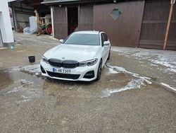 Weiß Gebraucht 2022 BMW 320 M Performance Kombi | 29.500 € (Superpreis)
