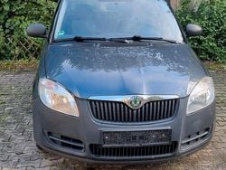 Grau Gebraucht 2009 Skoda Fabia Kleinwagen | 1.000 € (Superpreis)