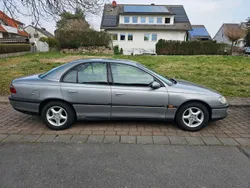 Silber Gebraucht 1995 Opel Omega Limousine | 1.600 €