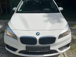 Weiß Gebraucht 2016 BMW 216 Active Tourer Van / Kleinbus | 10.500 € (Fairer Preis)