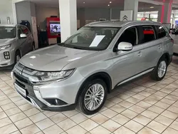 Silber Gebraucht 2019 Mitsubishi Outlander Diamant Edition SUV | 19.990 € (Fairer Preis)