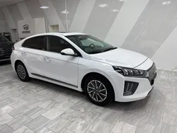 Ceramic white Gebraucht 2021 Hyundai Ioniq 6 Prime Limousine | 18.750 € (Superpreis)