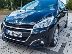 Schwarz Gebraucht 2017 Peugeot 208 Active Kleinwagen | 8.200 € (Fairer Preis)