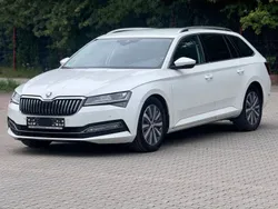 Bila candy/candyweiss Gebraucht 2021 Skoda Superb Kombi | 17.900 € (Guter Preis)