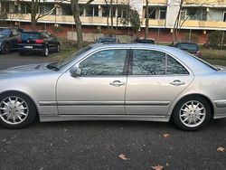Silber Gebraucht 2000 Mercedes E270 Limousine | 3.400 €