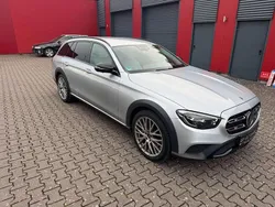 Hightech silber Gebraucht 2021 Mercedes E220 AMG Kombi | 34.700 € (Etwas zu teuer)
