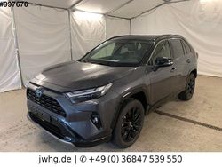 Grey metallic (1g3)/ attitude Gebraucht 2024 Toyota RAV4 Hybrid Style SUV | 38.450 € (Guter Preis)