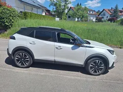 Weiß Gebraucht 2022 Peugeot e-2008 GT SUV | 21.500 € (Superpreis)
