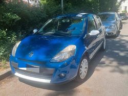Blau Gebraucht 2011 Renault Clio II Kleinwagen | 1.800 €