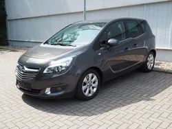 Grau Gebraucht 2017 Opel Meriva Innovation Van / Kleinbus | 9.750 € (Fairer Preis)