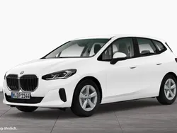 Weiß Gebraucht 2024 BMW 216 Active Tourer Luxury Line Van / Kleinbus | 30.490 € (Teuer)