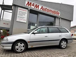 Silber Gebraucht 2002 Toyota Avensis Kombi | 2.100 € (Superpreis)