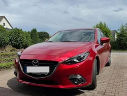 Rot Gebraucht 2016 Mazda 3 Nakama Limousine | 13.900 € (Fairer Preis)