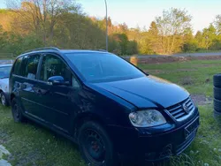Blau Gebraucht 2005 VW Touran Van / Kleinbus | 2.500 €