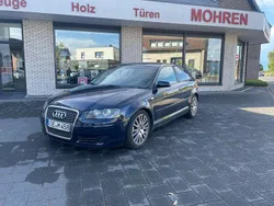 Blau Gebraucht 2004 Audi A3 Attraction Limousine | 1.799 € (Superpreis)