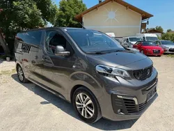 Grau Gebraucht 2021 Peugeot e-Traveller Allure Van / Kleinbus | 22.300 €