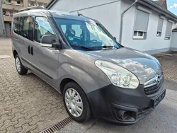 Braun Gebraucht 2015 Opel Combo Selection Van / Kleinbus | 4.500 € (Guter Preis)