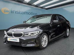 Schwarz Gebraucht 2022 BMW 320e Limousine | 29.549 € (Fairer Preis)