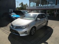 Silber Gebraucht 2013 Toyota Auris Hybrid Edition Limousine | 14.990 € (Teuer)