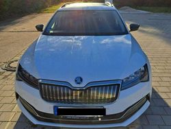 Weiß Gebraucht 2020 Skoda Superb Ambition Kombi | 20.999 € (Guter Preis)