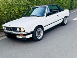 Weiß Gebraucht 1987 BMW 325 Cabrio | 21.500 €