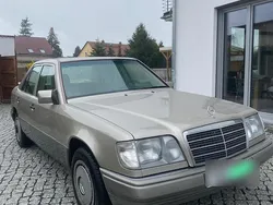 Silber Gebraucht 1993 Mercedes E280 Limousine | 13.500 €