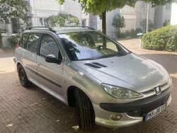 Silber Gebraucht 2009 Peugeot 206 Tendance Kombi | 1.000 €
