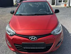 Orange Gebraucht 2013 Hyundai i20 Classic Limousine | 4.750 € (Etwas zu teuer)