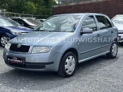 Grau Gebraucht 2002 Skoda Fabia Comfort Limousine | 1.799 € (Etwas zu teuer)