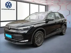 Deep black Gebraucht 2024 VW Tiguan Elegance SUV | 40.950 € (Superpreis)