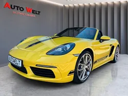 Gelb Gebraucht 2024 Porsche 718 Boxster Chrono Cabrio | 77.990 € (Etwas zu teuer)