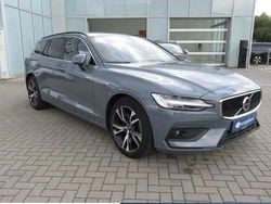 Grau Gebraucht 2024 Volvo V60 Core Kombi | 35.000 € (Guter Preis)