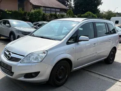 Grau Gebraucht 2009 Opel Zafira Edition Van / Kleinbus | 2.800 € (Fairer Preis)